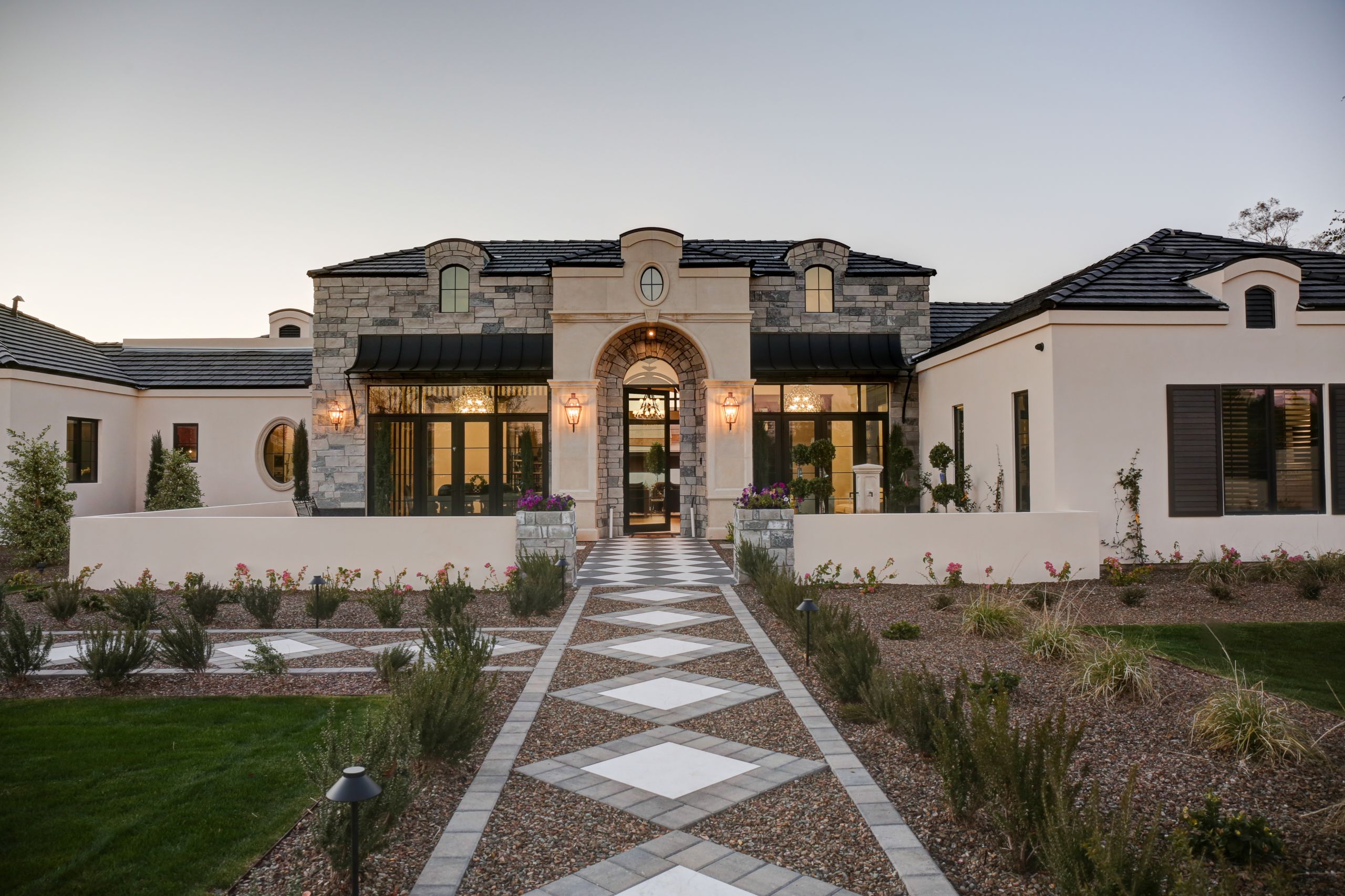 Custom home on Arcadia Dr in Phoenix built by Barkan Construction
